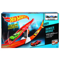 Hot Wheels - Dráha s překážkami