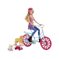 Barbie cyklistka a psí akrobati