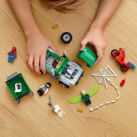 76147 LEGO SUPER HEROES - Vulture a přepadení kamionu