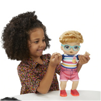 Baby Alive – Chodící a smějící se panenka