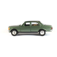 Mercedes Benz W123 1:34
