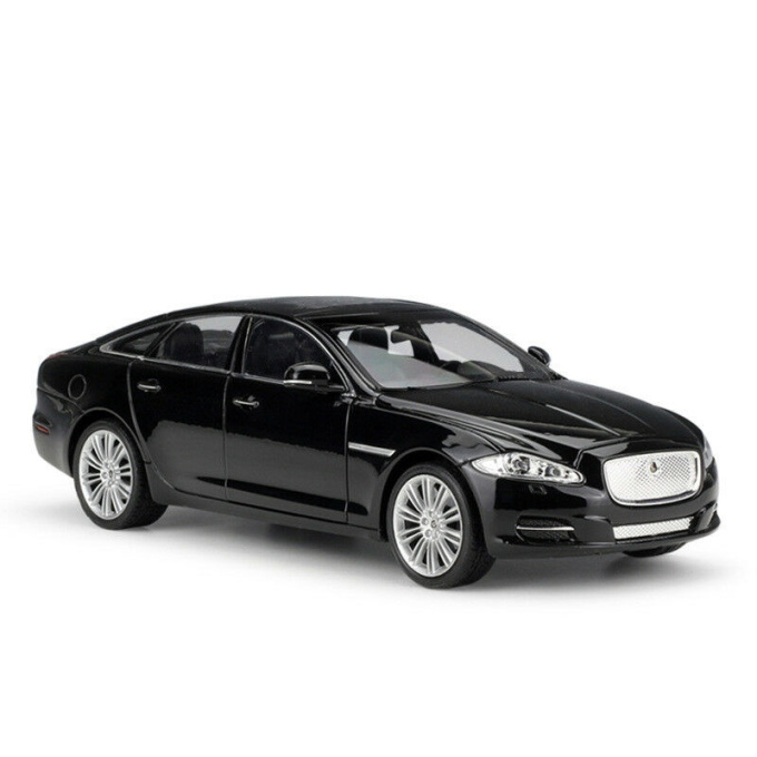Jaguar XF 1:24
