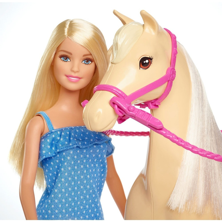 Barbie – Panenka s koníkem