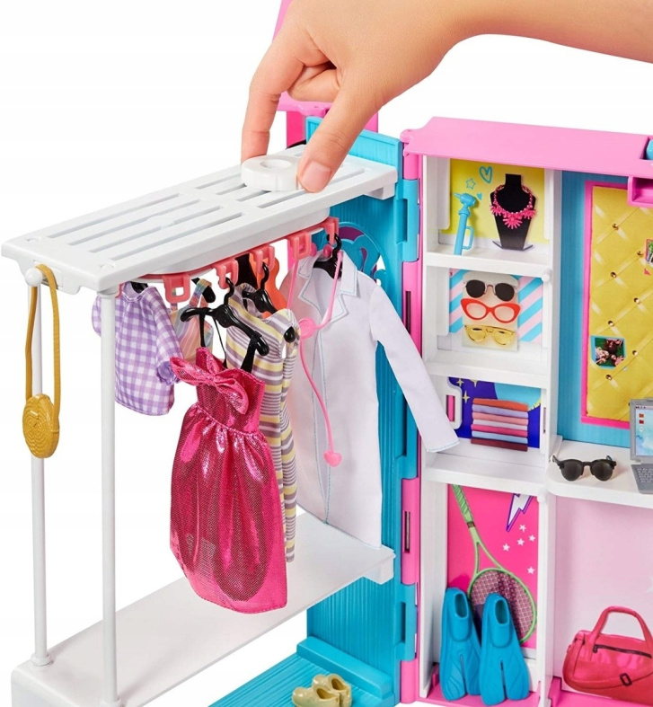 Barbie – Šatník snů