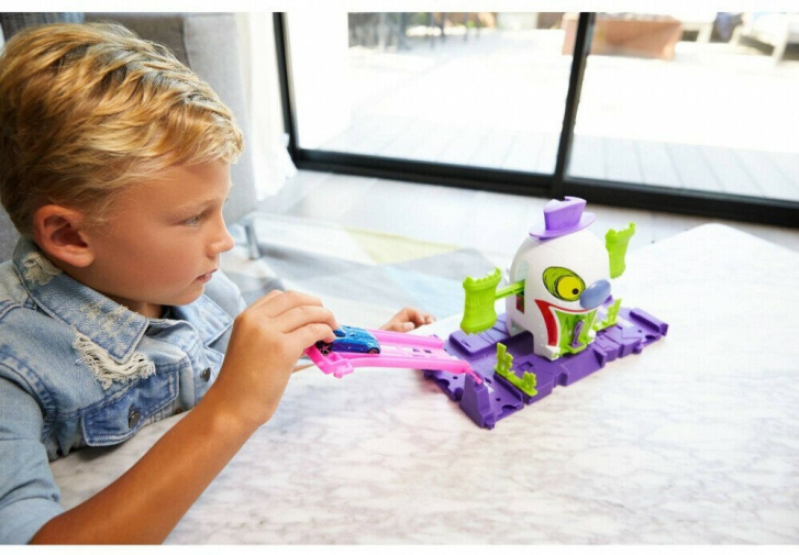 Hot Wheels - Joker a jeho zábavný dům