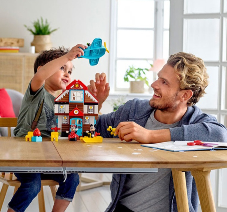 10889 LEGO DUPLO Disney - Mickeyho prázdninový dům
