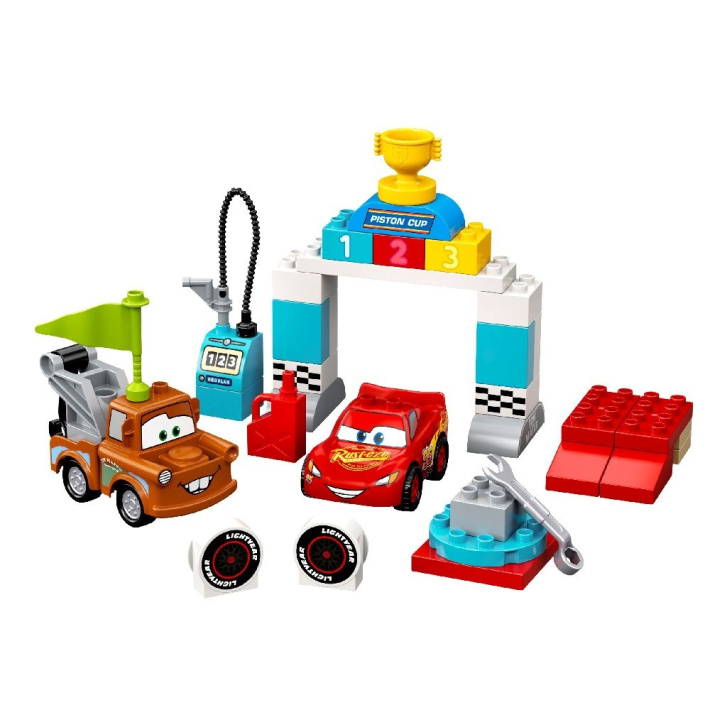 10924 LEGO DUPLO – McQueen a den závodů