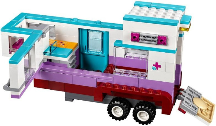 41125 LEGO FRIENDS – Veterinářský přívěs s koněm