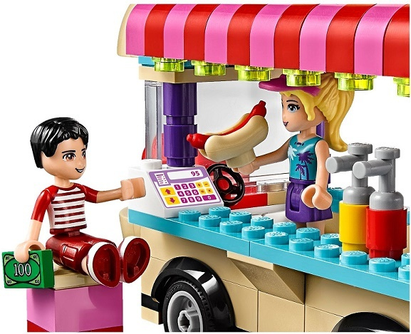 41129 LEGO FRIENDS – Dodávka s hot dogy v zábavném parku
