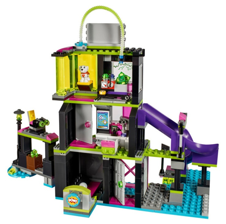 41238 LEGO DC SUPER HERO - Lena Luthor a továrna na Kryptonit