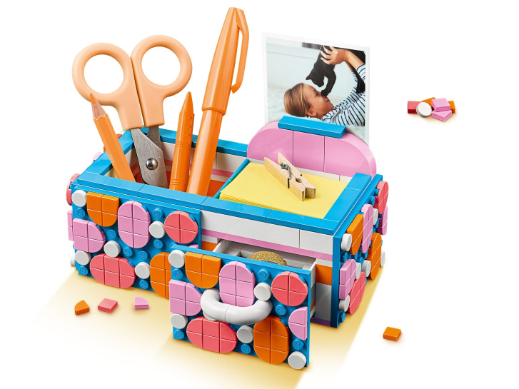41907 LEGO DOTS – Stolní organizér