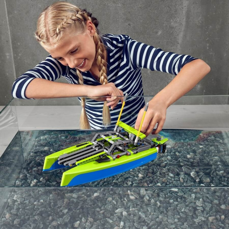 42105 LEGO TECHNIC - Katamarán