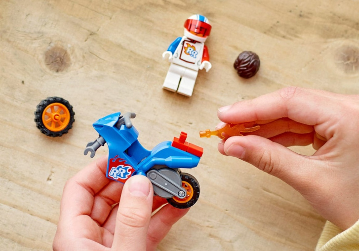 60298 LEGO CITY - Kaskadérská motorka s raketovým pohonem