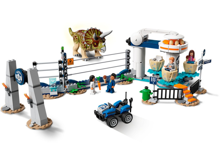 75937 LEGO JURASSIC WORLD – Triceratopsovo běsnění