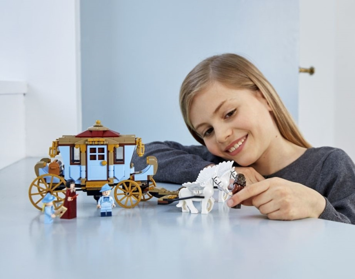 75958 LEGO HARRY POTTER - Kočár Beauxbatonse: Příchod do Bradavic