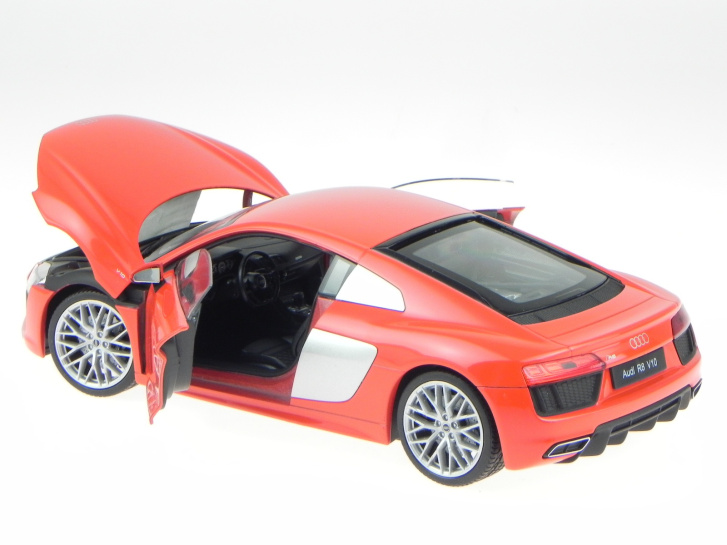 Audi R8 1:18