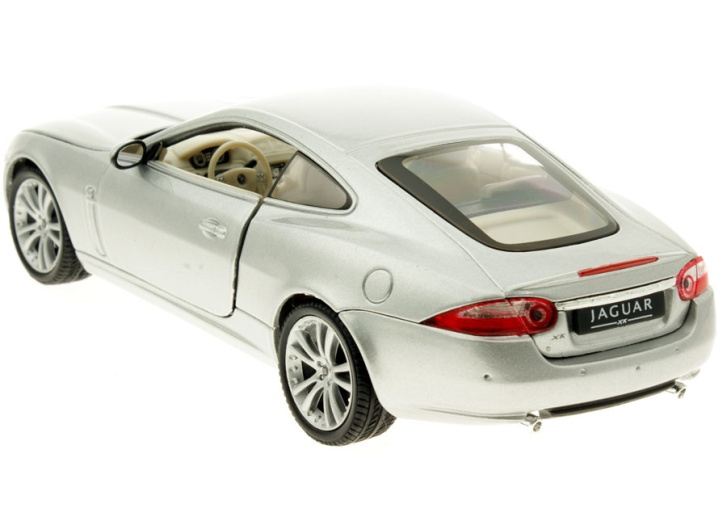 Jaguar XK Coupe 1:24