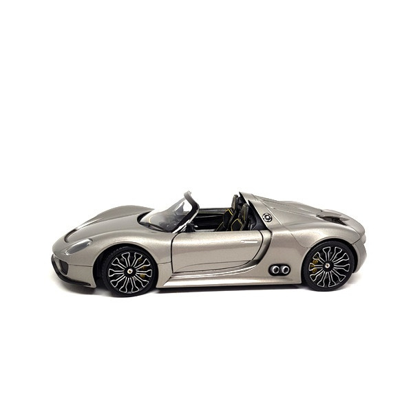 Porsche 918 Spyder 1:24