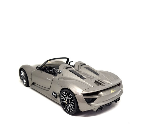 Porsche 918 Spyder 1:24