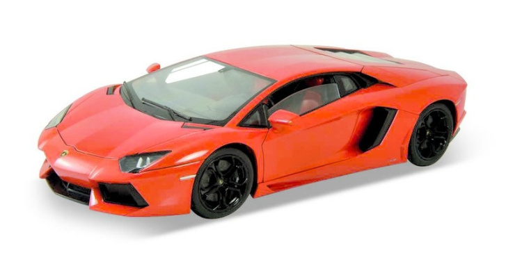 Lamborghini Aventador 1:24