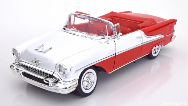 Oldsmobile Super 88 1:18
