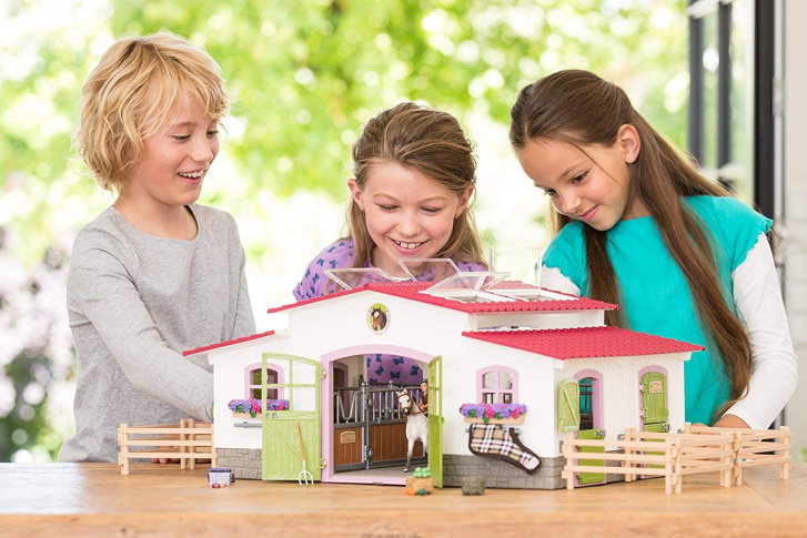 Schleich - Stáj s koňmi