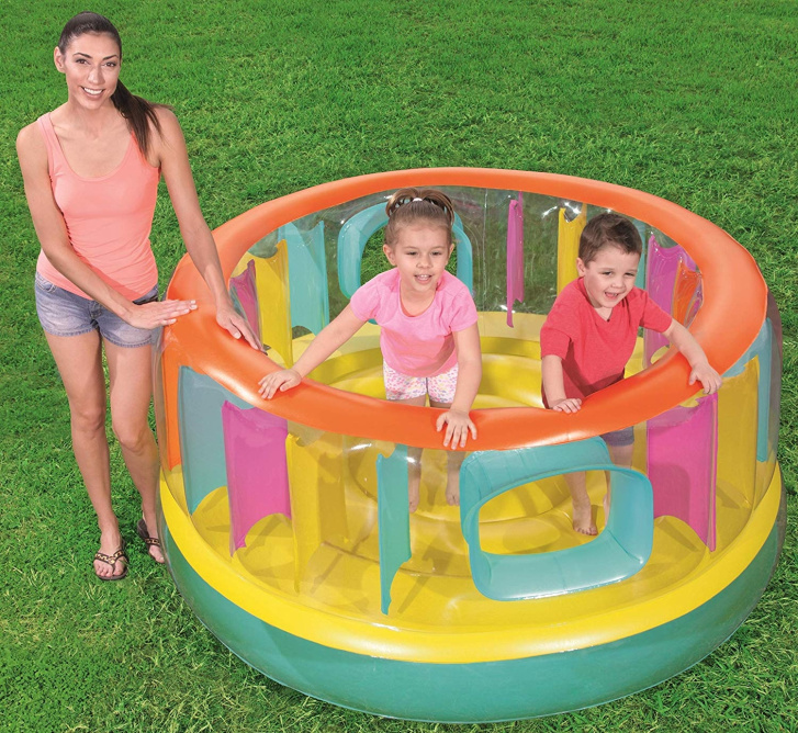 Nafukovací trampolína