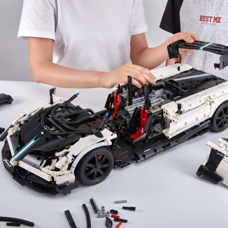 RC - Stavebnice Pagani Huayra BC 1:8