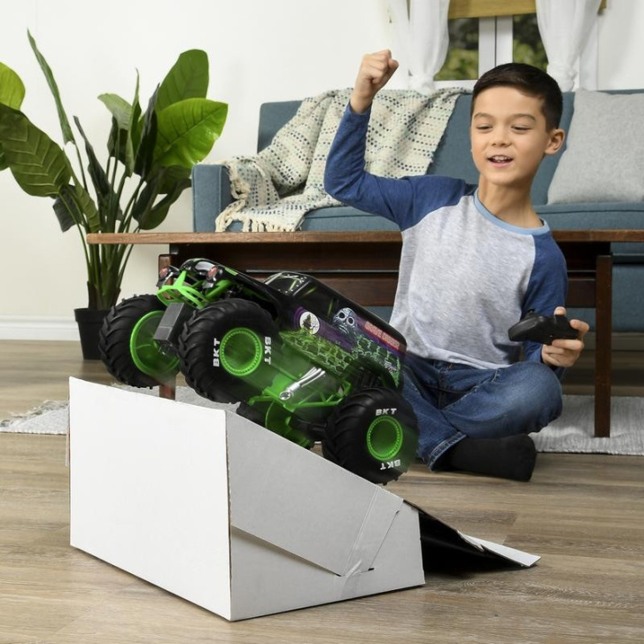Monster Jam RC Grave Digger 1:15