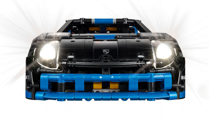 42176 Lego Technic – Závodní auto Porsche GT4 e-Performance
