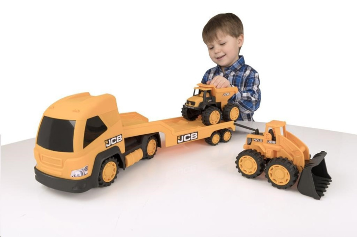 Transportér těžké techniky JCB