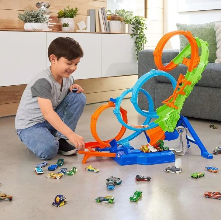 Hot Wheels – Dráha se čtyřmi smyčkami